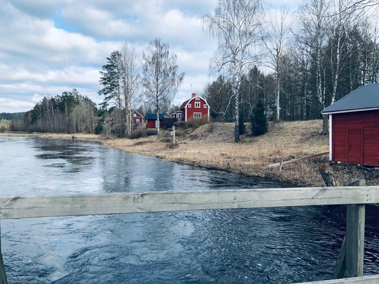 Cosy River House Kvillsfors Bagian luar foto