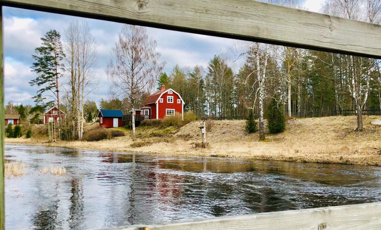 Cosy River House Kvillsfors Bagian luar foto