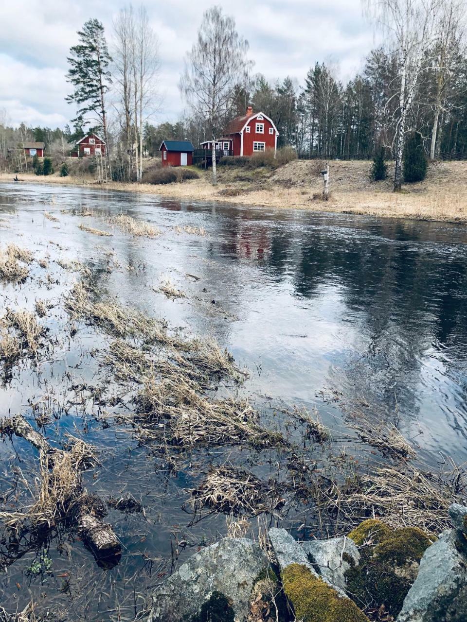 Cosy River House Kvillsfors Bagian luar foto