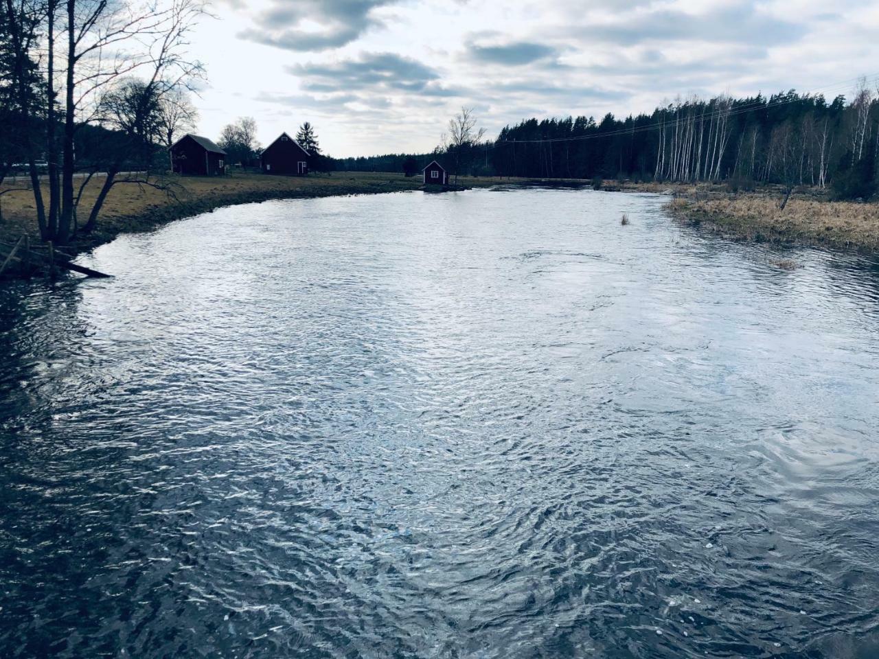 Cosy River House Kvillsfors Bagian luar foto
